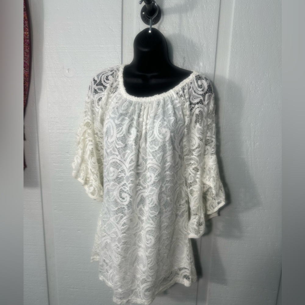 Win Win  White Lace Tunic Size Small/Medium EUC